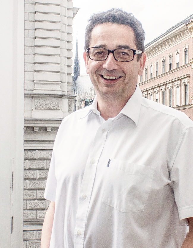 Univ.-Prof. Dr. Reinhard Obwegeser